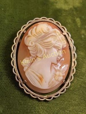 vtg Krementz cameo brooch goddess. can be worn as a brooch or a pendant 1 1/2" x 1" see pics