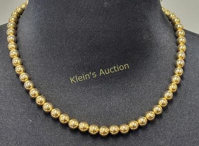vtg Napier gold beaded necklace 18" Beauty. 7.7 mm beads in gold tone gold plated in very good 