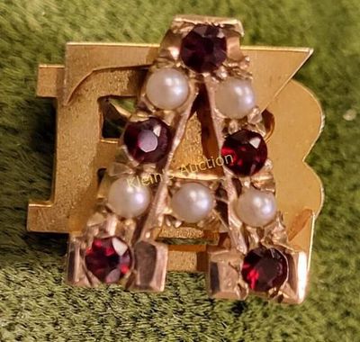 14K yellow gold 1943 alpha omicron pi sororit pin. 14K yellow gold 1943 alpha omicron pi 