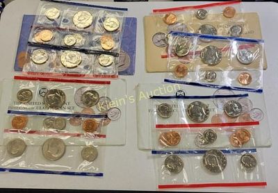 lot of 4 us double mint sets 1991,90, 92, 89,P&D. actually 8 pieces 2 in each set p & d mints 