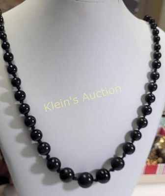 obsidian or onyx? graduating size Necklace 32". 6.6mm to 14mm very pretty estate necklace hand 