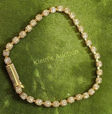 tennis bracelet prong set rhinestones 7". vintage bracelet very clean see pics