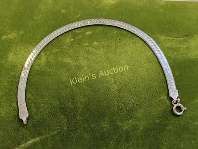 sterling vintage herringbone 7" bracelet. from estate 4.3 mm wide 7" long in great shape ready 