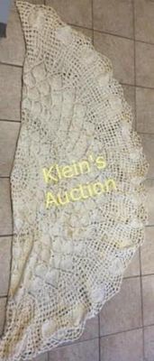 cotton hand made antique oval round tablecloth. appx 78" x 68" oval hand made crochet looks like 