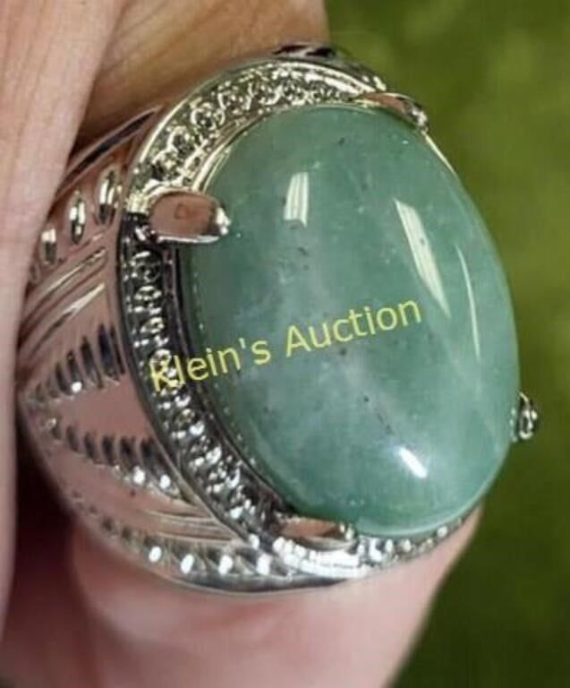 jadeite & silvertone cabochon ring. beautiful ring sz 7 12.3 x 17.6mm cabochon unsigned see ipic