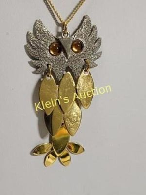owl articulated pendant silver & gold tone necklae. on 16" gold tone chain 1970's era? seepics