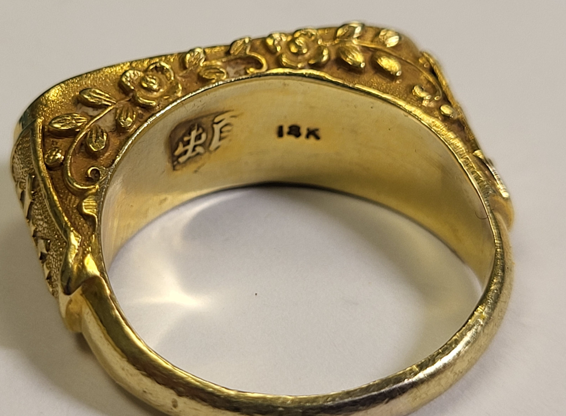 18K gold & jade antique saddle ring chinese & signed!