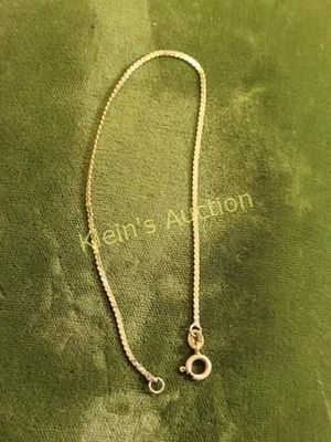 14K Italy yellow gold bracelet 7 1/4". nice herringbone design 7 1/4" long 1.5 grams ready to 