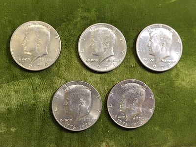 5 Kennedy half dollars coins us nice . 1972 looks proof like bicentennial there is 2 1971 also 