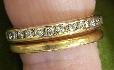 antique 18K yellow gold & diamond wedding ring set. round brilliant diamonds in a channel set 
