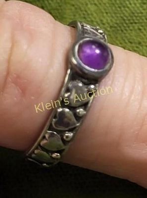 sterling & amethyst heart ring sz7. very pretty ready to wear see pics