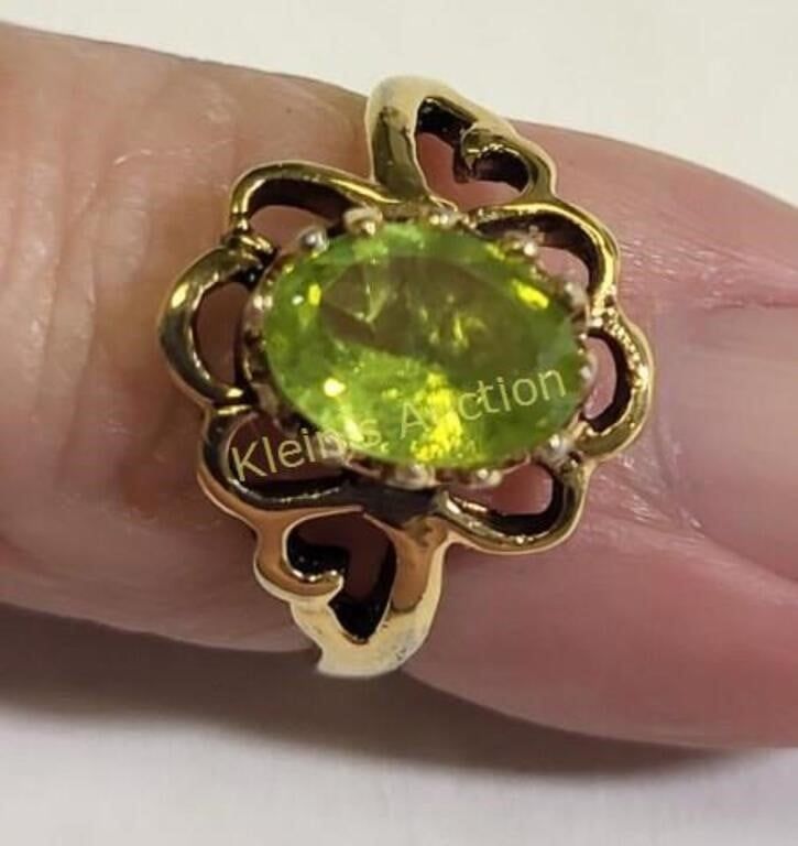 Lot 5424 – gold filled ring with peridot