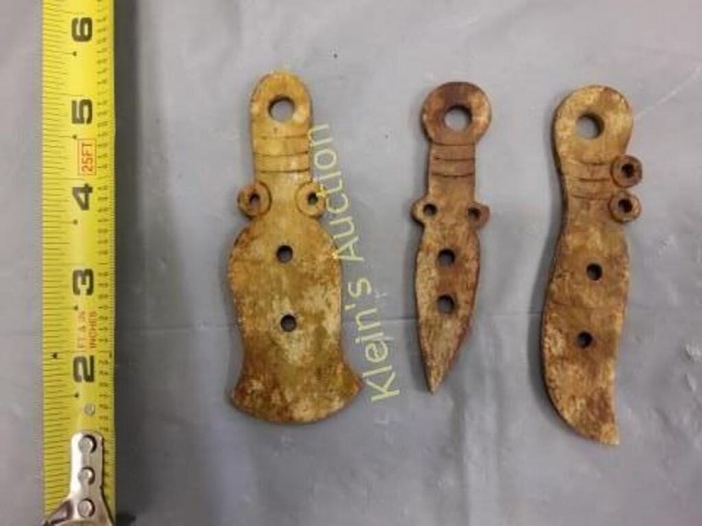 Lot 5451 – Chinese 3 hole spade money & knife money replicas