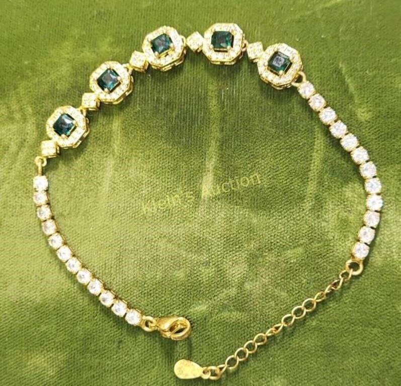 Lot 5438 – tennis bracelet ice out faux emerald bracelet