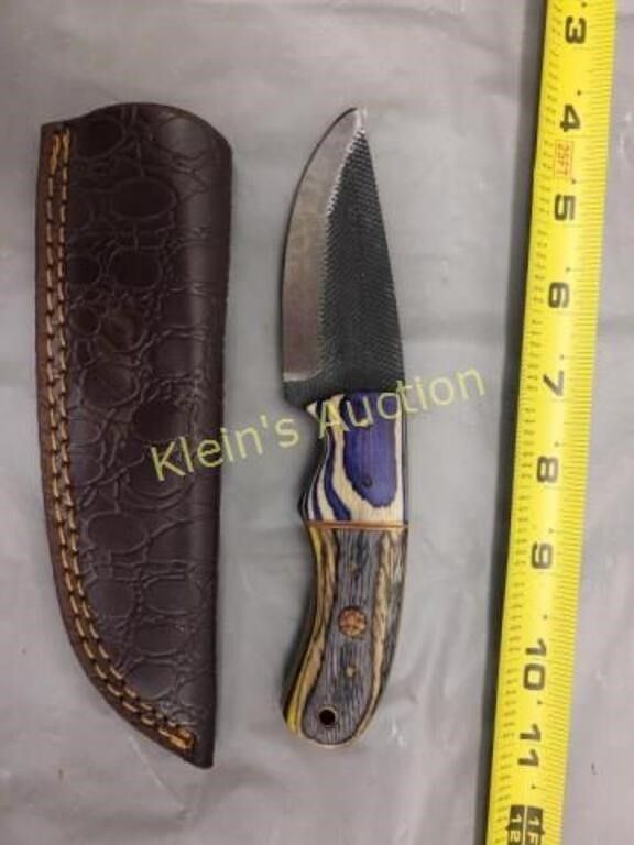 Lot 5457 – custom fixed blade skinning knife w/sheath