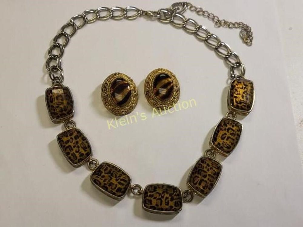 Lot 5469 – vtg bijoux terner collar necklace & faux earrings