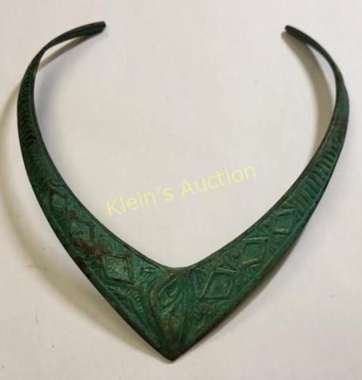 Lot 5472 – vtg bronze? patinated torque or shatki necklace