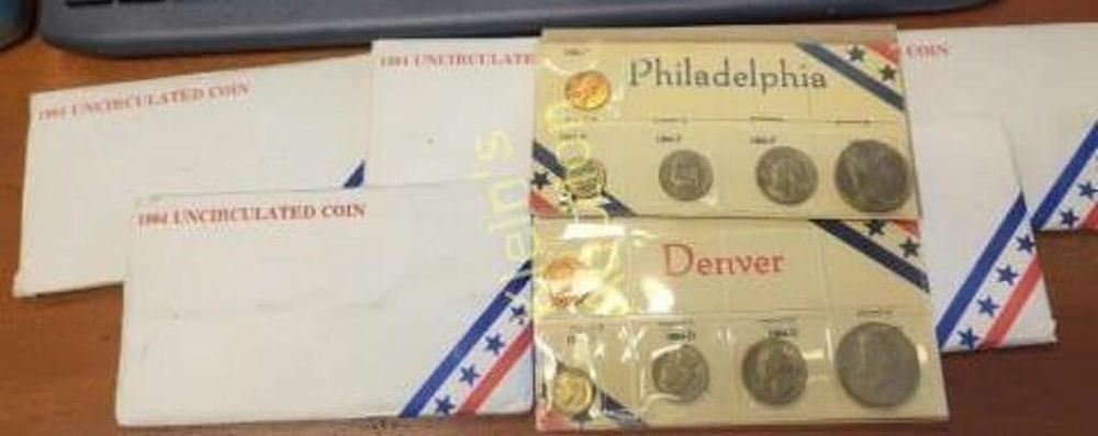 Lot 5502 – 1984 uncirculated coins set lot of 5 x the bid
