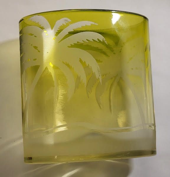 Lot 6115 – vtg blenko? art glass oval vase palm tree 4 1/4″