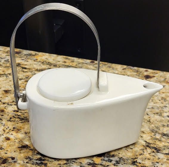 Lot 6116 – midcentury style teapot w/lid ceramic stainless handle too