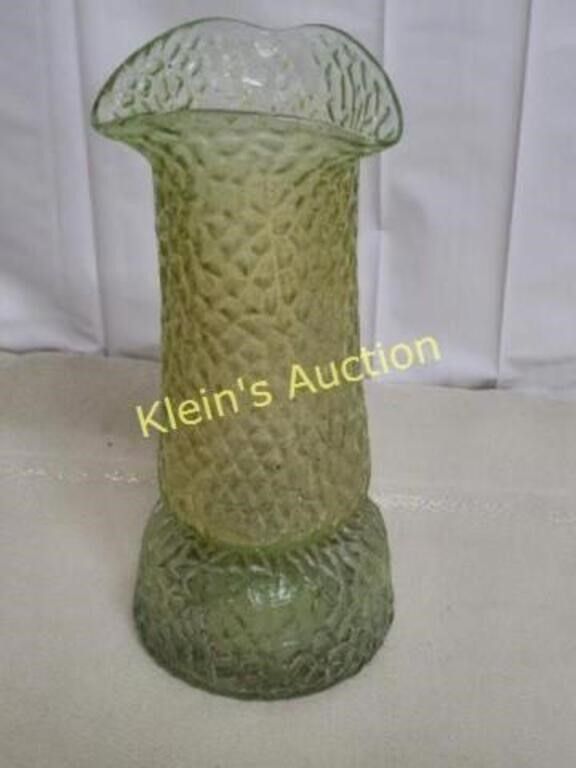 Lot 6149 – yellow martele glass vase wilhelm kralik sohn glow