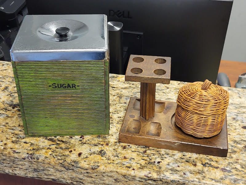 Lot 6120 – vtg sugar mid century & pipe stand w/basket