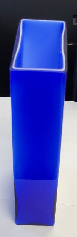 Lot 6305 – vtg Italian opaline cased glass cobalt rectangle vase