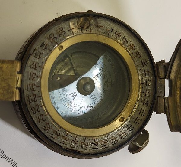 Lot 6335 – WWII British presmatic compass MKIII 1942!