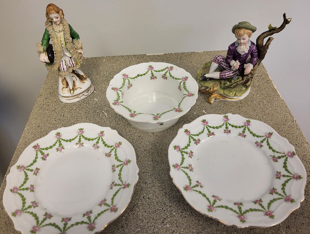 Lot 6360 – collection of antique porcelain items lot of 5