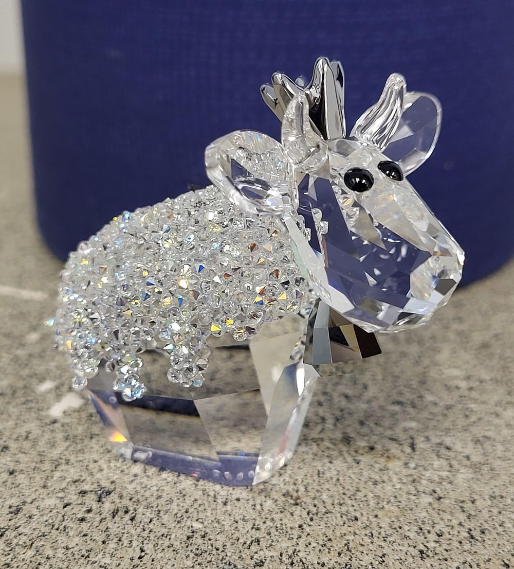 Lot 6345 – swarovski birthday princess MO AE 2020 orig box