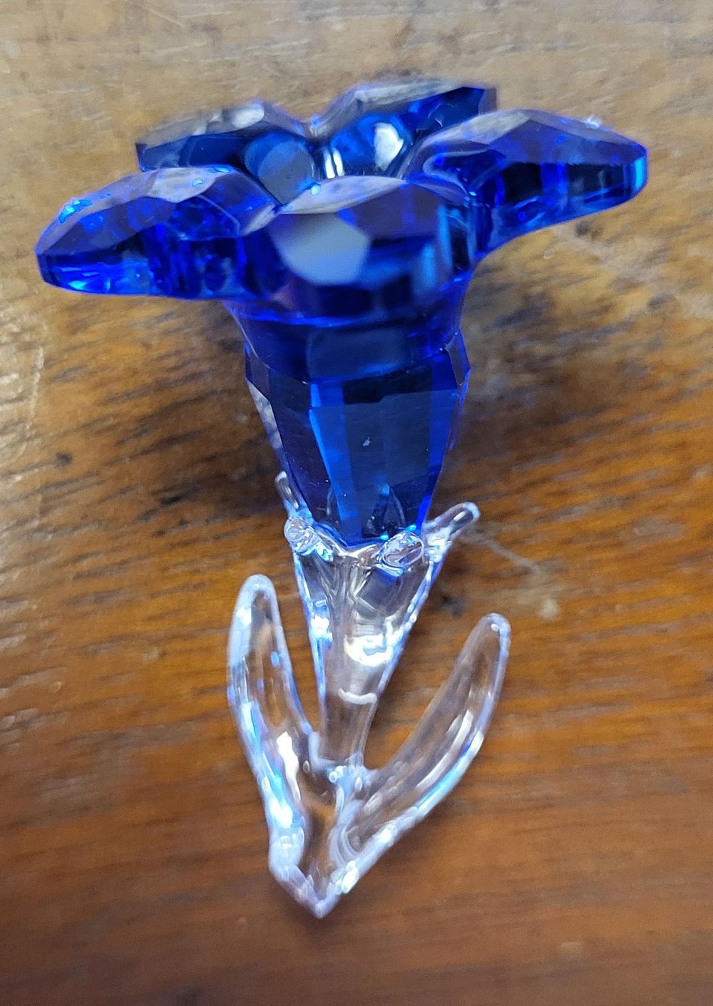 Lot 6348 – swarovski scs gentian flower figurine