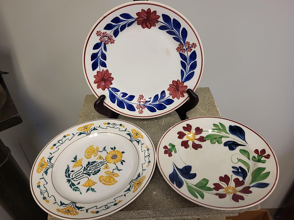 Lot 6378 – lot of 3 Holland, England vtg plates