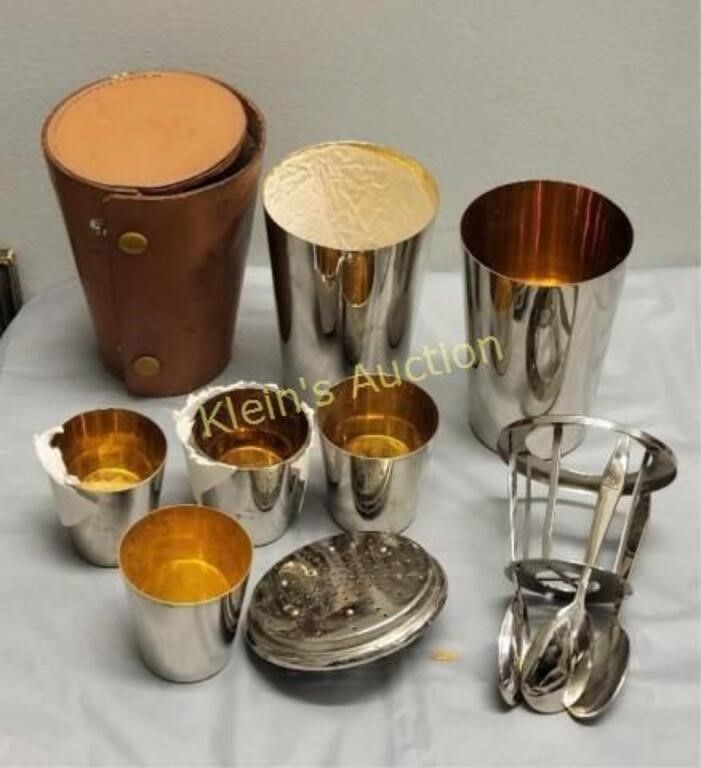 Lot 6544 – rare Germany 1920’s DRGM travel cocktail set!