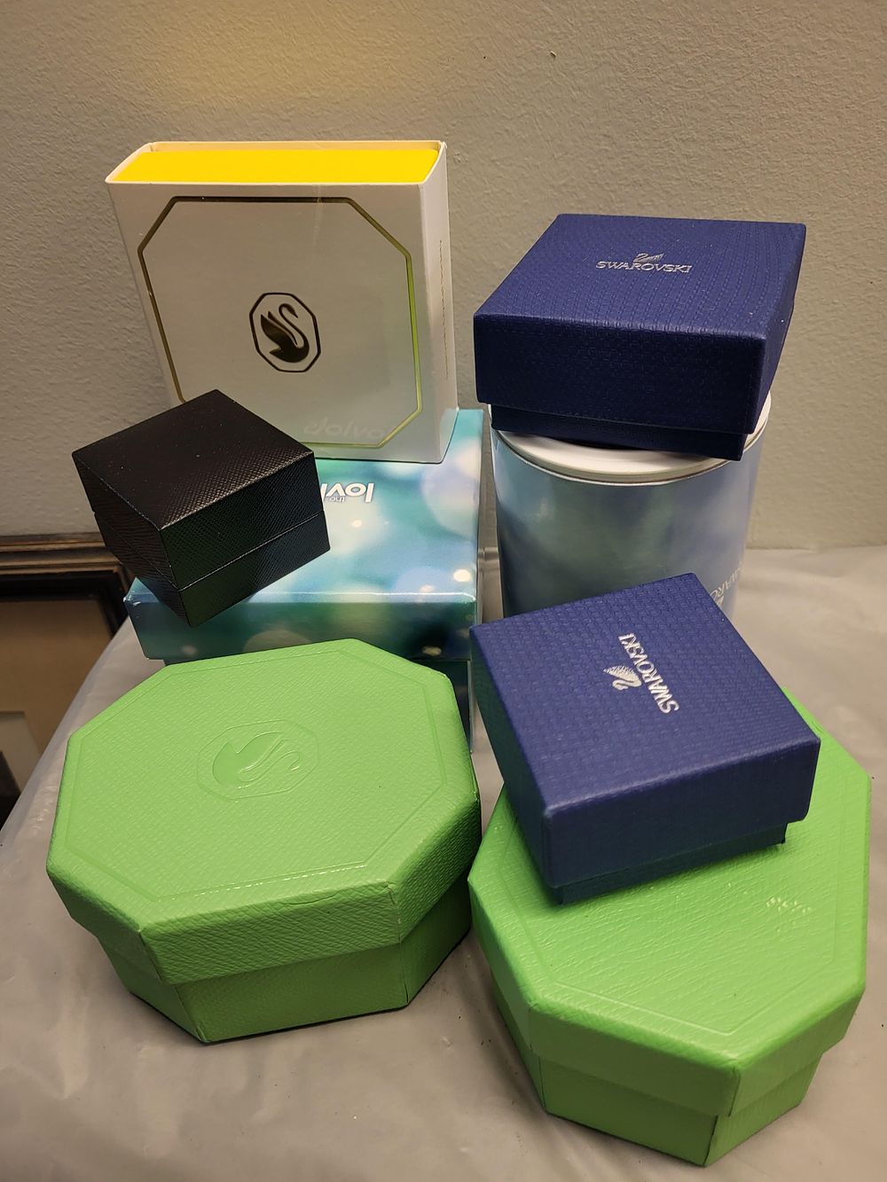 Lot 6386 – Lot of 8 Swarovski boxes ALL ARE EMPTY
