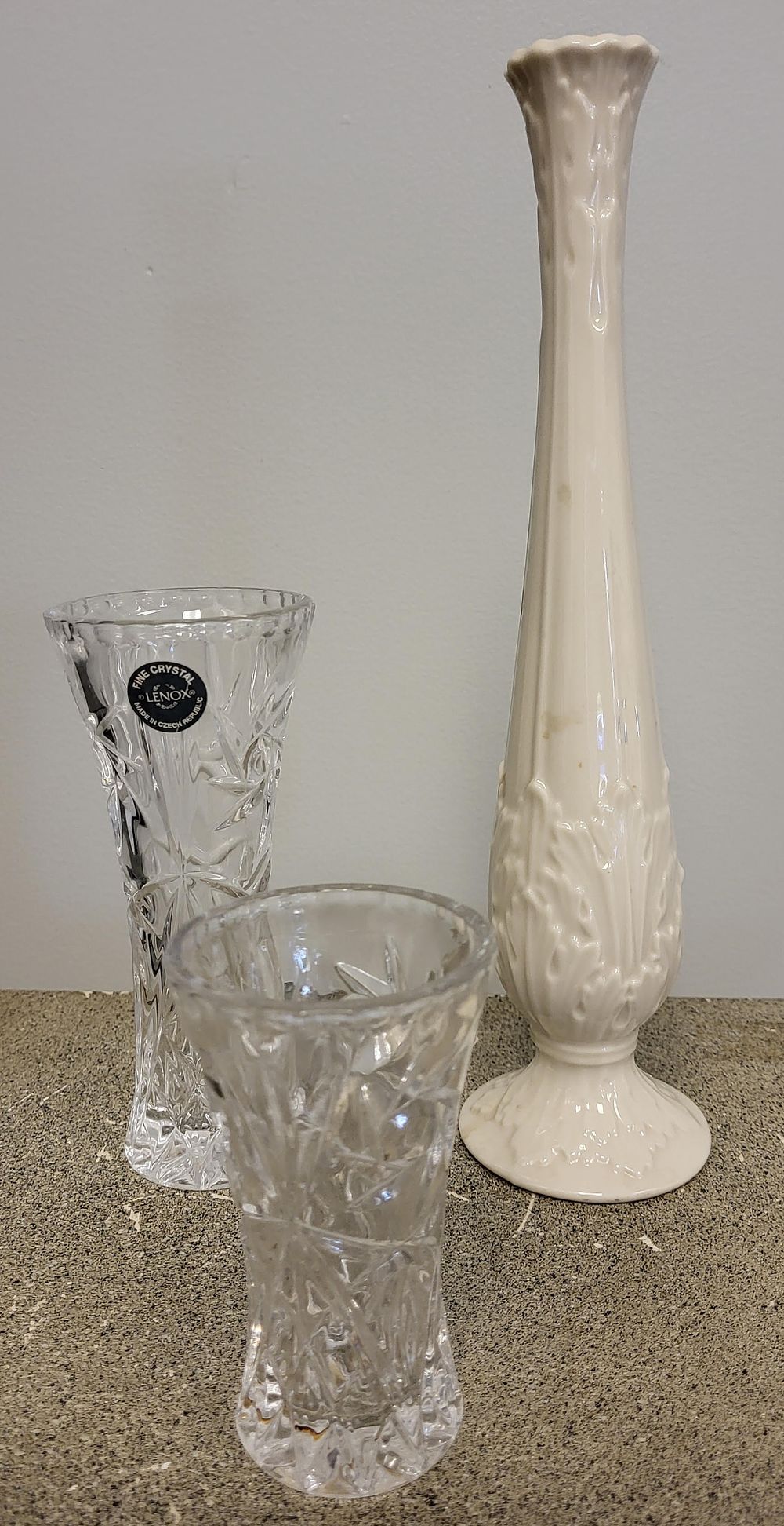 Lot 6390 – 3 vases Lenox Florentine collection + 3 x bid