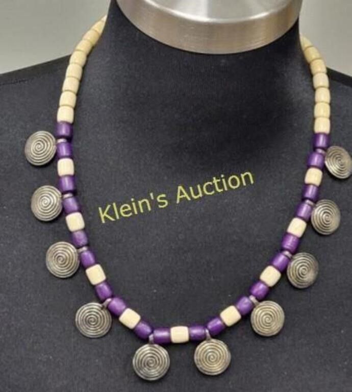 Lot 6400 – exotic necklace bone and swirl