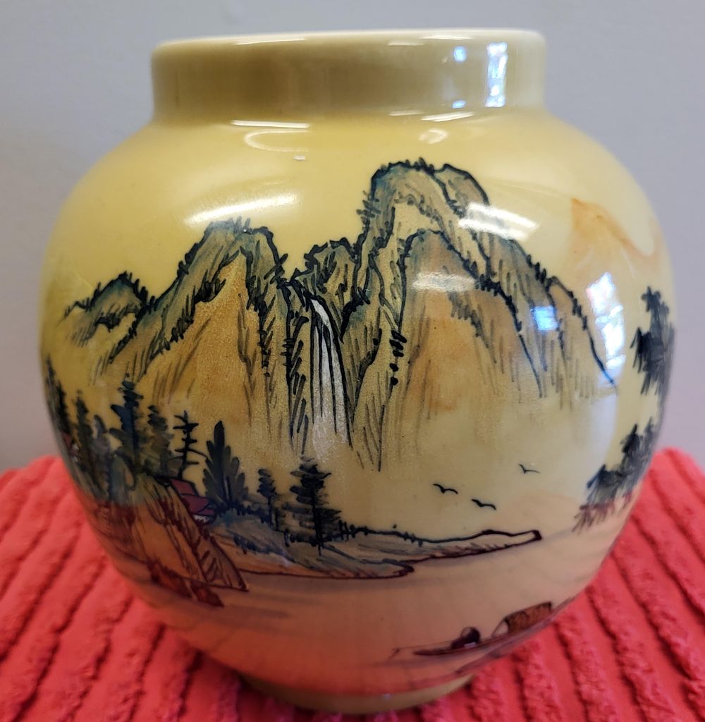Lot 6577 – republic of china hand painted Ceramic Ginger Jar