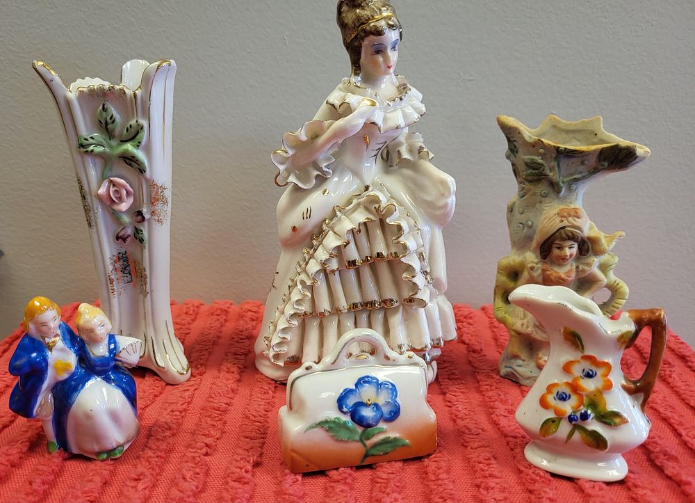 Lot 6578 – lot of 6 figurines bone china, japan, occ japan