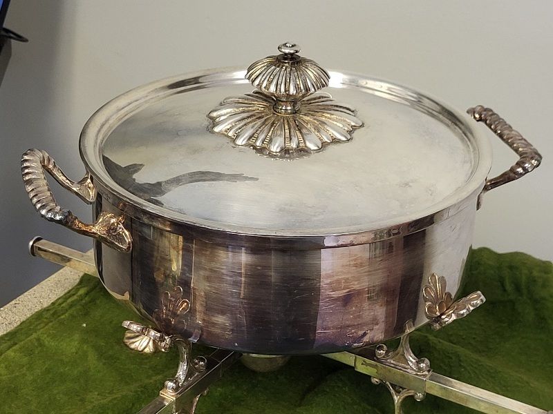 Lot 6721 – PM Italy silver plate 8″ chafing dish w/lid