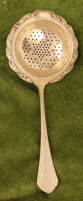 Lot 6725 – wallace sterling tea strainer spoon