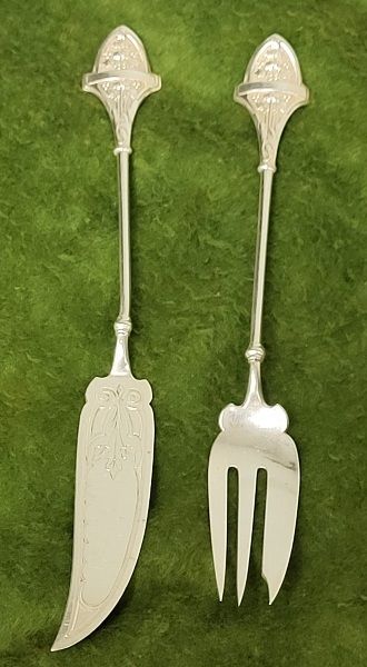 Lot 6728 – Ivy by Gorham sterling silver fish set 1860’s