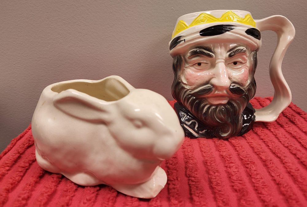 Lot 6595 – toby mug japan & mccoy ? rabbit planter