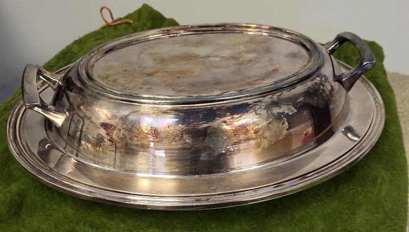 Lot 6563 – vtg 3 pc silver plate oval veg chafing dish