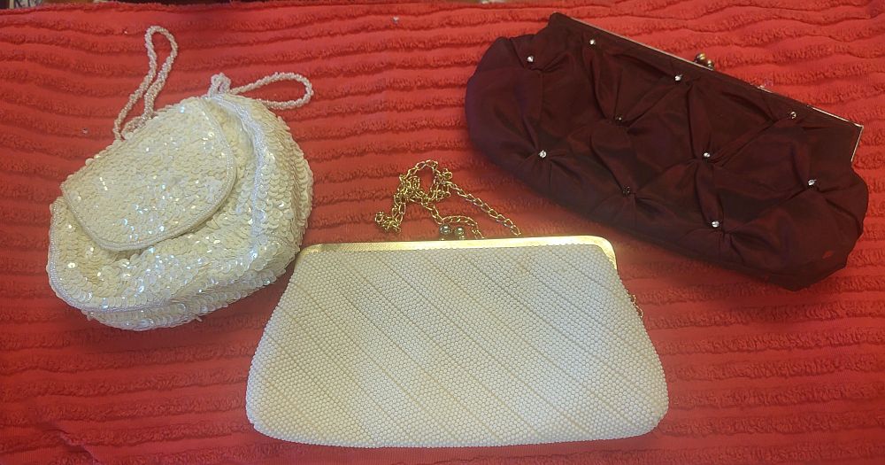 Lot 6596 – vtg evening bags & clutch hong kong etc 3 x bid