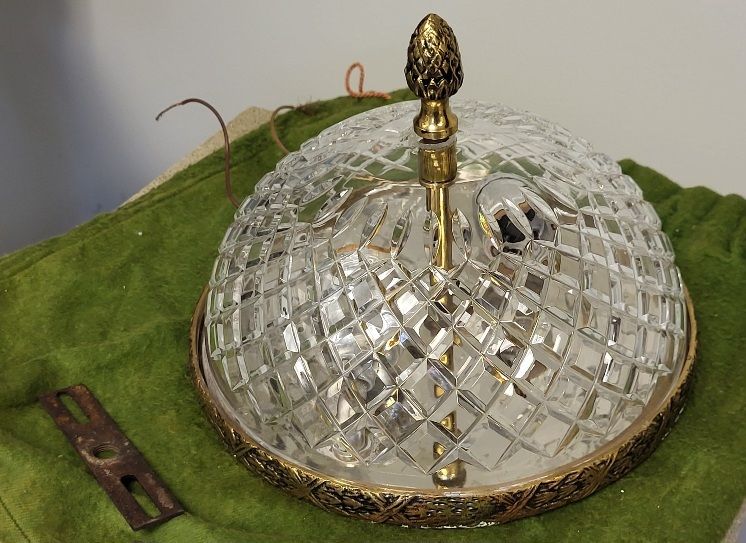 Lot 6567 – Waterford? waffle ceiling light complete