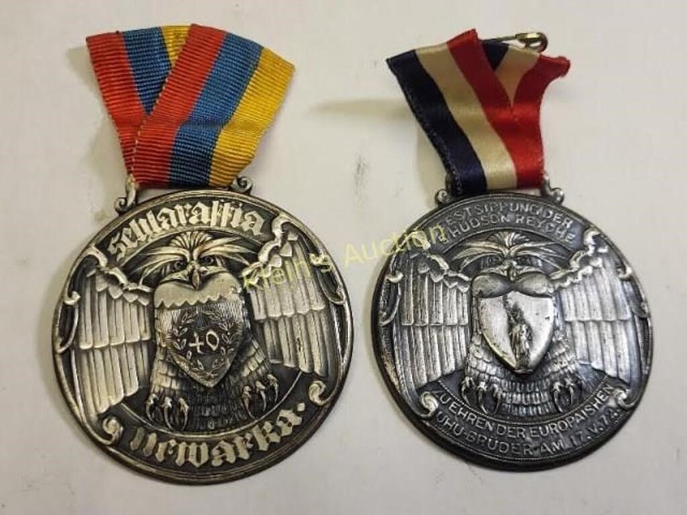 Lot 6584 – pair of medals medallions 2 x bid