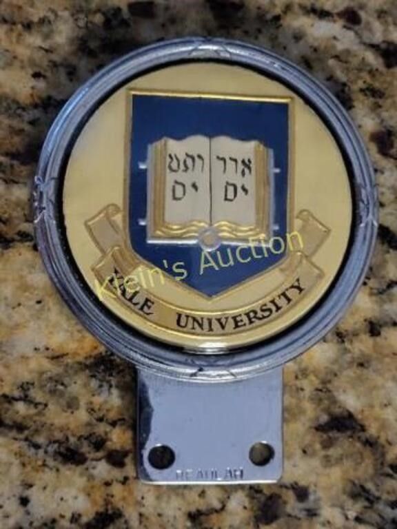 Lot 6585 – car grille badge emblem Yale university Beaulah