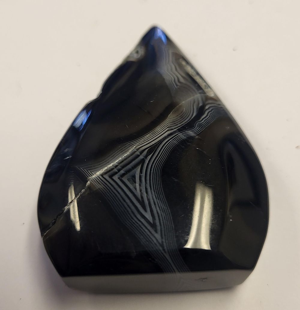 Lot 6503 – black banded Botswana agate