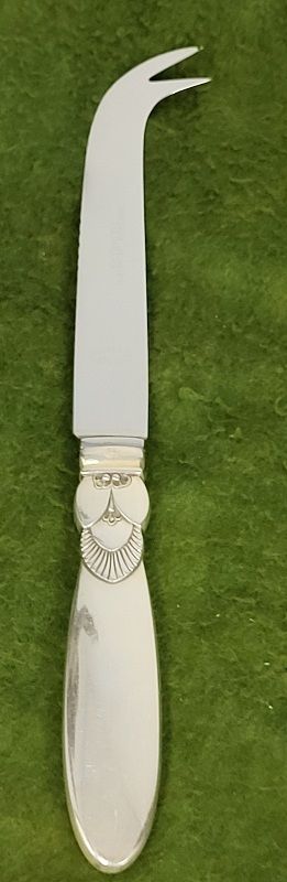 Lot 6914 – Georg Jensen sterling cactus pattern cheese knife