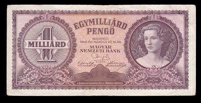 Hungary 1 Milliard Pengo 1946. P-125; S/N R 118 017106; Dated March 18, 1946; Violet issue; 